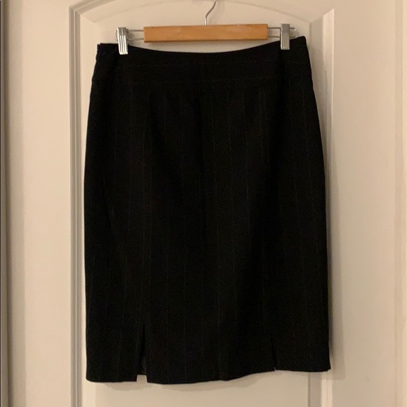 Kenar Pencil Skirt** - Picture 3 of 5